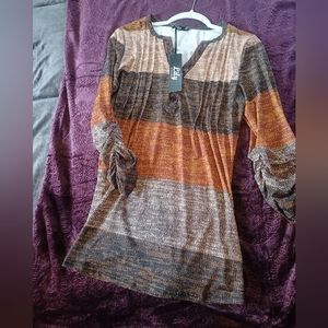 NWT, Sz M, Brown colors top, 3/4 ruched sleeves